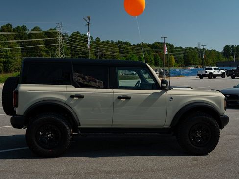 New 2025 Ford Bronco Outer Banks w/ Sasquatch Package image 11