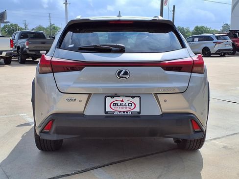 Used 2020 Lexus UX 200 w/ Premium Package image 7