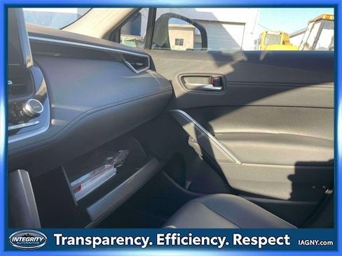 Used 2023 Toyota Corolla Cross XLE image 33