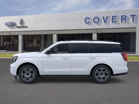 New 2026 Ford Expedition Active image 3