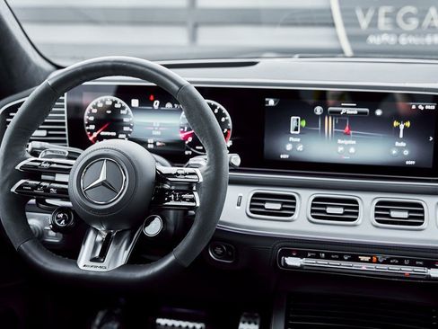 Used 2025 Mercedes-Benz GLS 63 AMG 4MATIC image 56