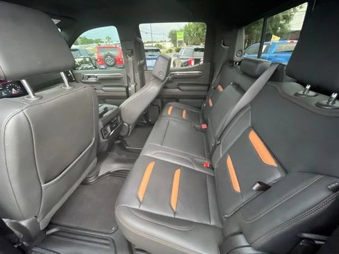 Used 2024 GMC Sierra 1500 AT4 w/ Technology Package AWD/4WD image 13