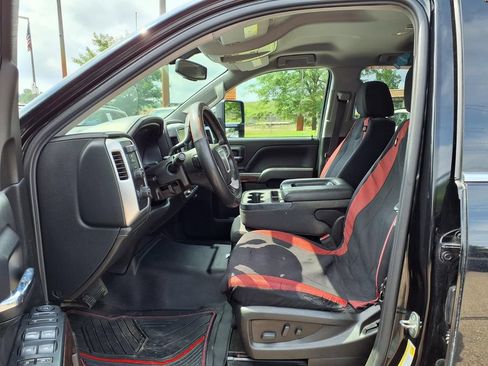 Used 2017 GMC Sierra 1500 SLE w/ Suspension Package, Off-Road AWD/4WD image 12