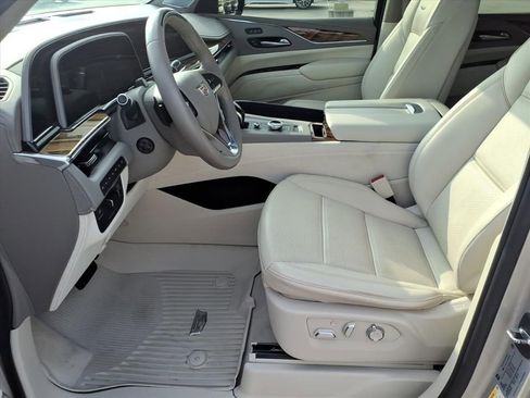 Used 2023 Cadillac Escalade Sport Platinum w/ LPO, ONYX Package image 15