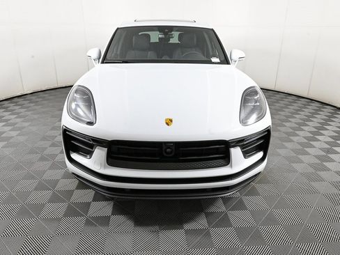 Certified 2025 Porsche Macan AWD image 36