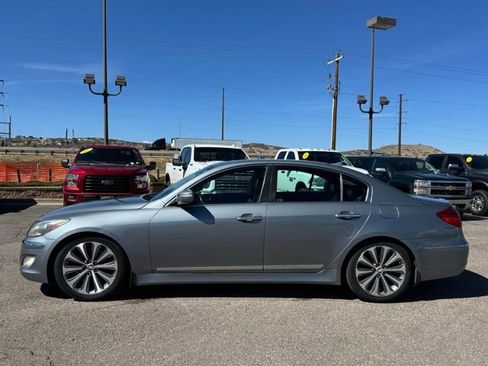 Used 2014 Hyundai Genesis 5.0 R-Spec RWD image 2