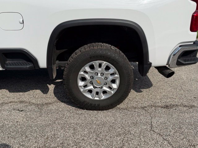Used 2022 Chevrolet Silverado 2500 LT w/ Convenience Package AWD/4WD image 5