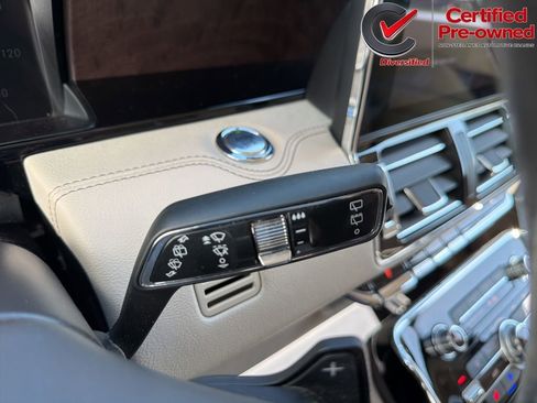 Used 2020 Lincoln Navigator 2WD image 69