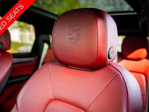 Used 2023 Porsche Cayenne Platinum Edition AWD/4WD image 39