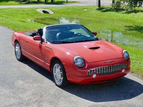 Used 2003 Ford Thunderbird image 27