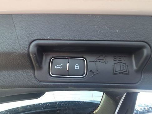 Used 2025 Ford Explorer Platinum w/ LUX Leather Package AWD/4WD image 15