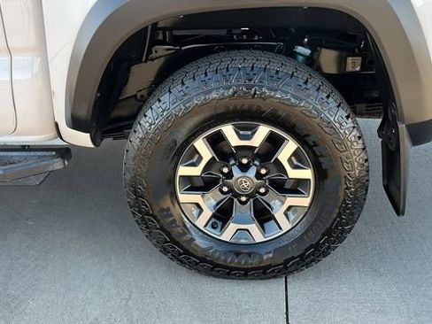 Used 2019 Toyota Tacoma TRD Off-Road image 22