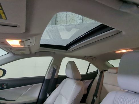 Used 2015 Lexus IS 350 image 18