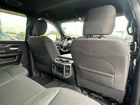 Used 2020 RAM 2500 Big Horn w/ Night Edition AWD/4WD image 14