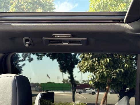 Used 2024 Cadillac Escalade ESV Premium Luxury image 21