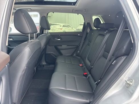 Used 2023 Nissan Rogue SV w/ SV Premium B Package image 9