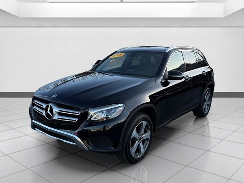 Used 2019 Mercedes-Benz GLC 300 4MATIC image 3