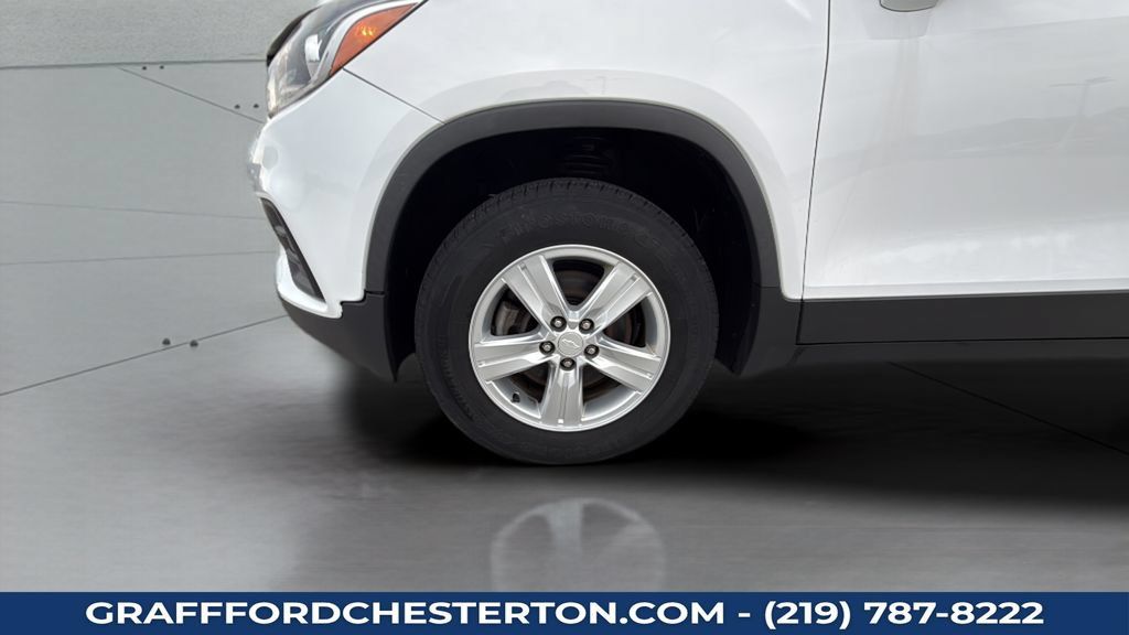 Used 2018 Chevrolet Trax LT w/ LT Convenience Package AWD/4WD image 27