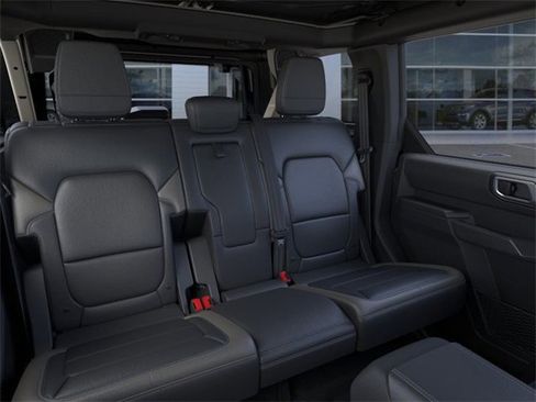 New 2025 Ford Bronco Outer Banks w/ Sasquatch Package image 11