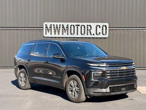 Used 2024 Chevrolet Traverse LT w/ LPO, Floor Liner Package image 2