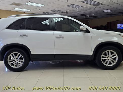 Used 2014 Kia Sorento LX FWD image 5
