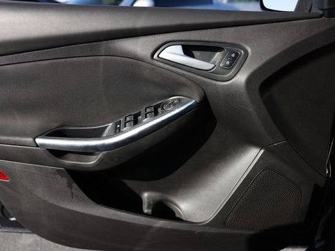 Used 2016 Ford Focus ST image 45