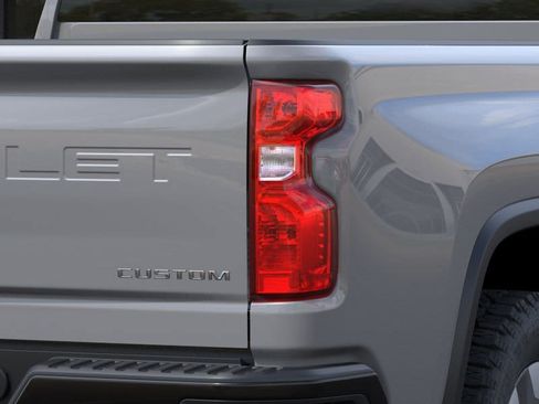 Used 2025 Chevrolet Silverado 2500 Custom w/ Z71 Off-Road Package AWD/4WD image 36