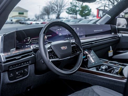 Used 2026 Cadillac Escalade Platinum Sport w/ LPO, Floor Liner Package image 13