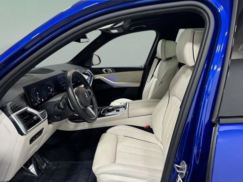 Certified 2025 BMW X7 M60i image 28