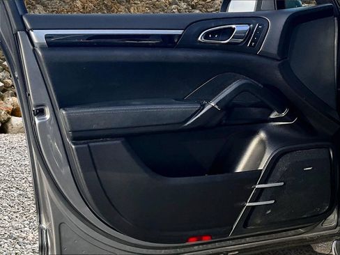 Used 2014 Porsche Cayenne Base image 20