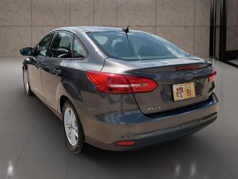 Used 2016 Ford Focus SE FWD image 9