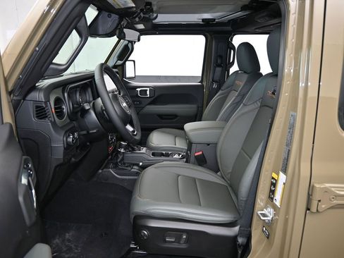New 2026 Jeep Gladiator Mojave image 11