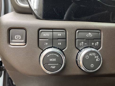 New 2026 GMC Sierra 1500 SLE w/ X31 Off-Road Package AWD/4WD image 12