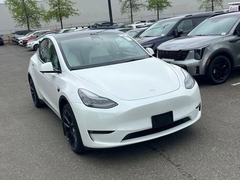 Used 2023 Tesla Model Y Long Range AWD/4WD image 7