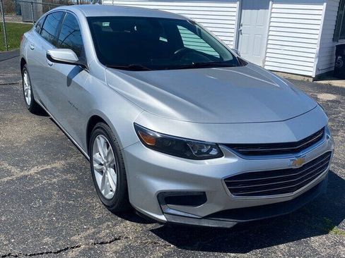 Used 2018 Chevrolet Malibu LT FWD image 3