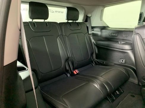 Used 2022 Jeep Grand Cherokee L Limited w/ Luxury Tech Group II AWD/4WD image 10
