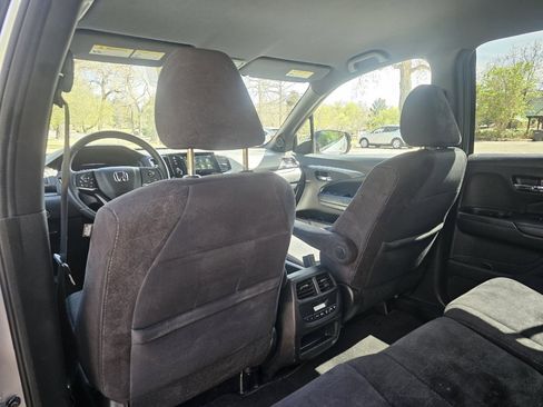 Used 2022 Honda Pilot Sport image 24