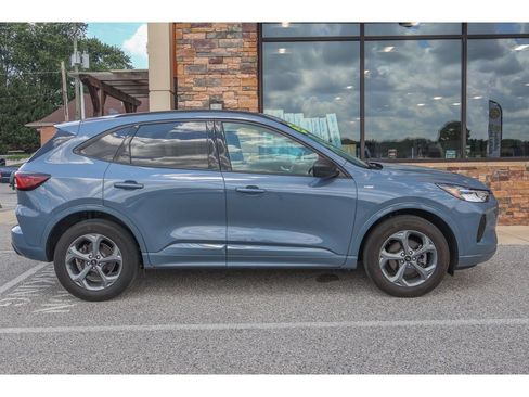 Used 2023 Ford Escape ST-Line w/ Tech Pack #1 AWD/4WD image 2