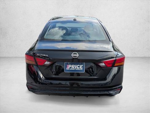 Used 2025 Nissan Altima 2.5 SV FWD image 6