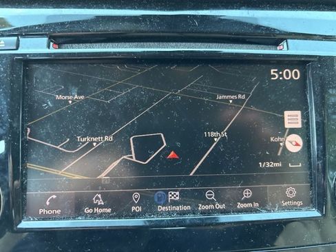 Used 2020 Nissan Rogue SV w/ Premium Package image 3