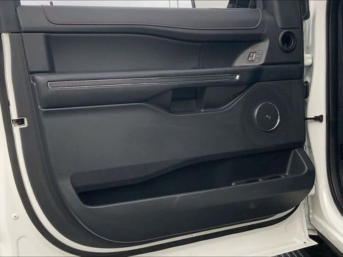 Used 2023 Ford Expedition Limited image 22