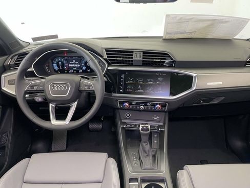 New 2025 Audi Q3 2.0T Premium image 25