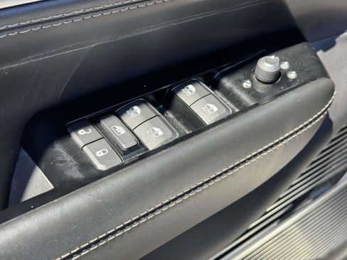 Used 2022 Jeep Grand Wagoneer Series I w/ Flexible Seating Group AWD/4WD image 17