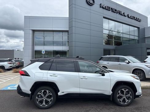 Used 2025 Toyota RAV4 XSE w/ Weather Package AWD/4WD image 2