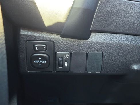 Used 2019 Toyota Corolla LE image 32