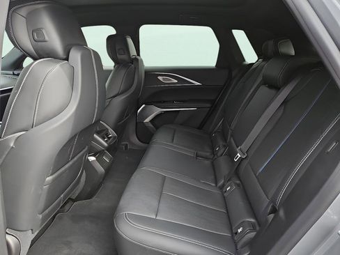 New 2024 Cadillac Lyriq Luxury image 24