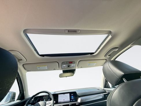 Used 2024 Kia Telluride S w/ S Sunroof Package FWD image 16