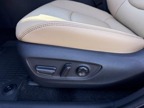 Used 2025 Toyota RAV4 XLE Premium image 15