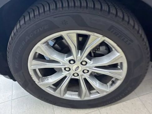 Used 2020 Ford Explorer XLT w/ Equipment Group 202A AWD/4WD image 7