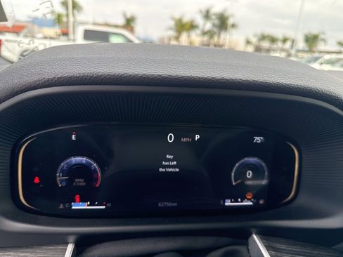 Used 2024 Jeep Wagoneer L Series II w/ Flexible Seating Group image 24